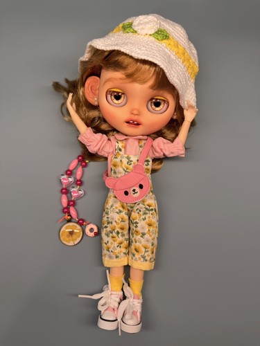 Delicate blythe doll ooak - blythe,