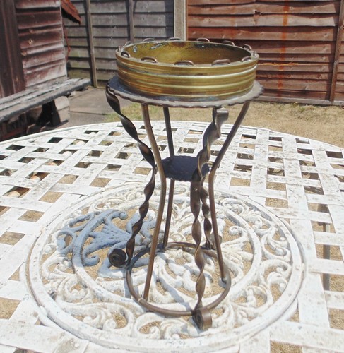 Metal brass ww1 - metal,