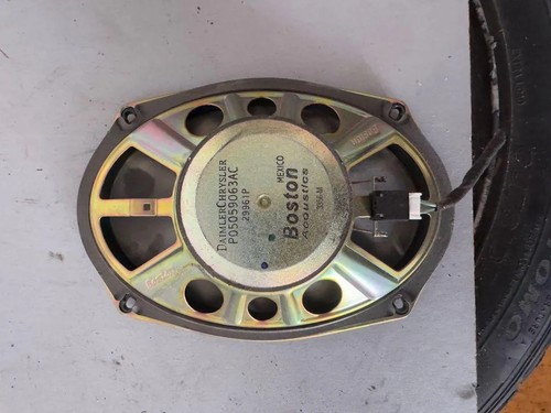 Chrysler 300c front right door - right,