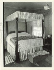1966 Press Photo An antique canopy bed in the bedroom - lrb10571