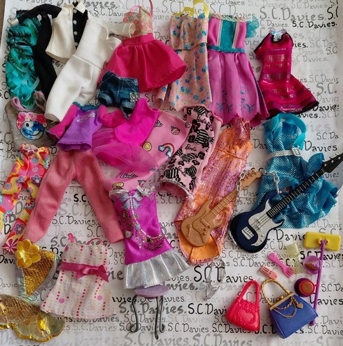 Barbie clothes bundle - clothes,
