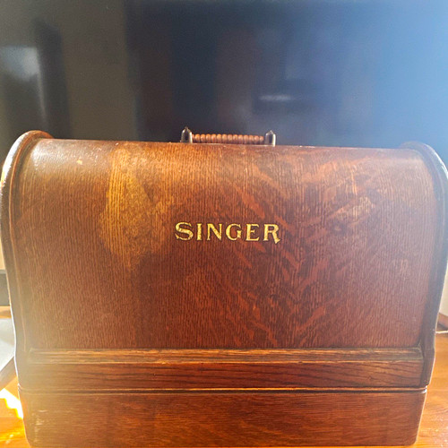 Singer wooden sewing machine - wooden,
