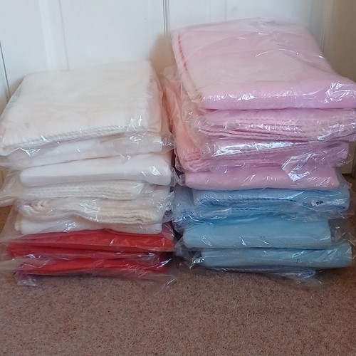 Fleece blankets bundle - 21,