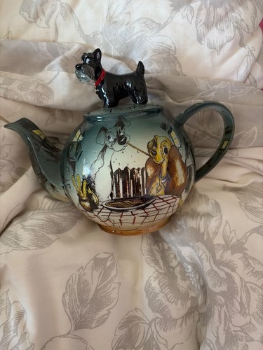 Disney showcase collection - showcase,