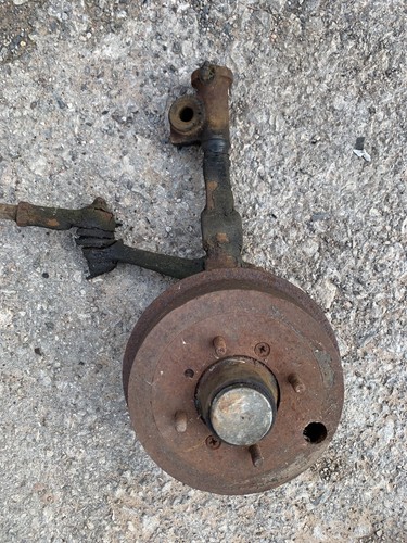 Morris minor front wheel - front, hub
