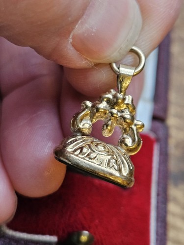 Vintage 9ct gold fully