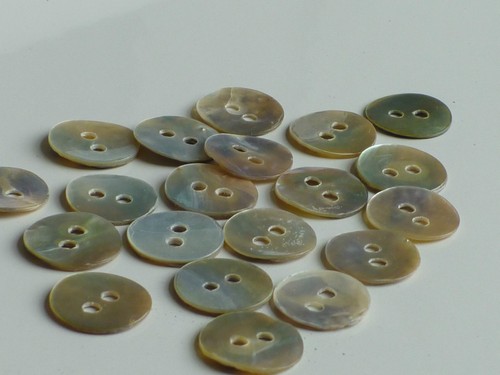 Mother pearl buttons round - mother,