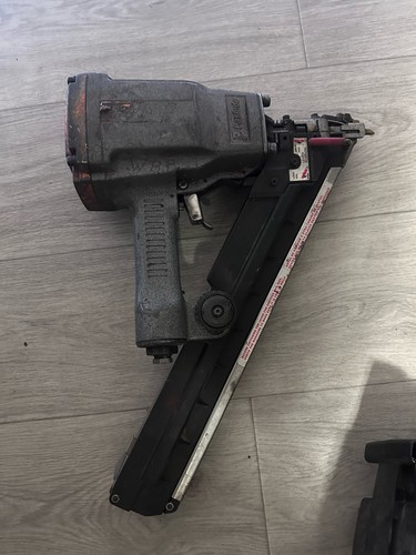 Nail gun