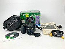 Fujifilm FinePix S7000 6.3MP Digital Camera with case Tested & Working