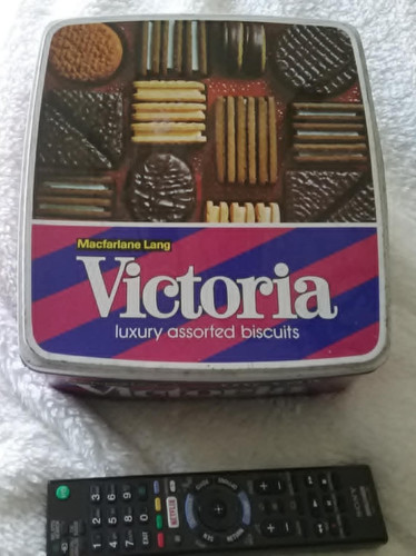 Victoria biscuit vintage tin - biscuit,