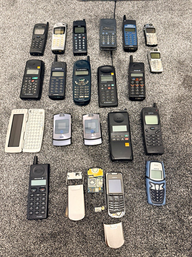 Mixed job lot vintage mobiles - mixed,