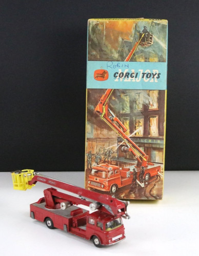 Vintage corgi major 1127 simon - major,