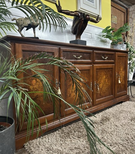 Stunning intricately inlaid - stunning,,