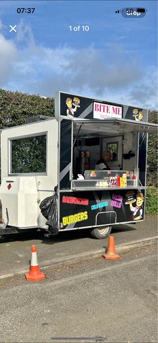 Mobile catering trailer - catering,