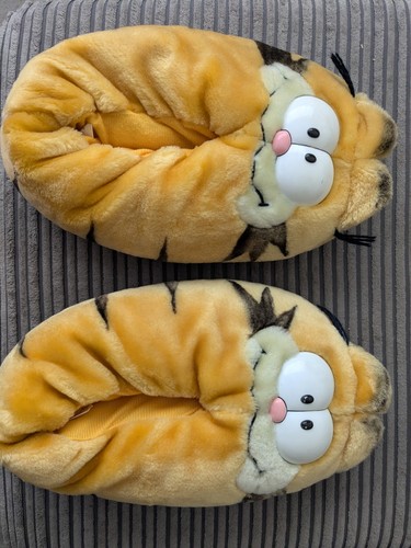 Garfield vintage slippers size - garfield,