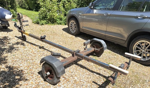 Road trailer for sailing