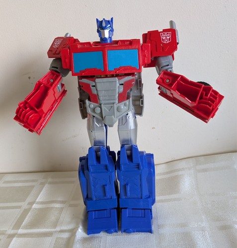 Optimus prime cyberverse spark - prime,