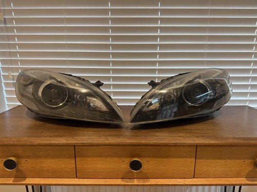 Volvo v40 front headlight pair - volvo,