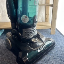 Hoover Breeze EVO Bagless