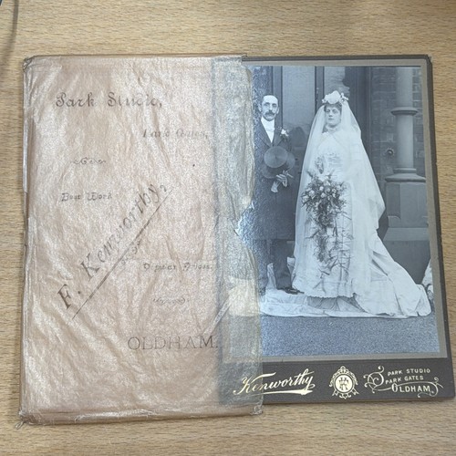 Wedding photograph cabinet