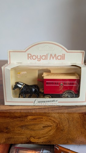 Lledo royal mail horse drawn - horse,