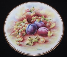 ROYAL VALE AUTUMN FRUITS PLATE SIGNED D WALLACE - PLUMS & BERRIES (LOT 1)