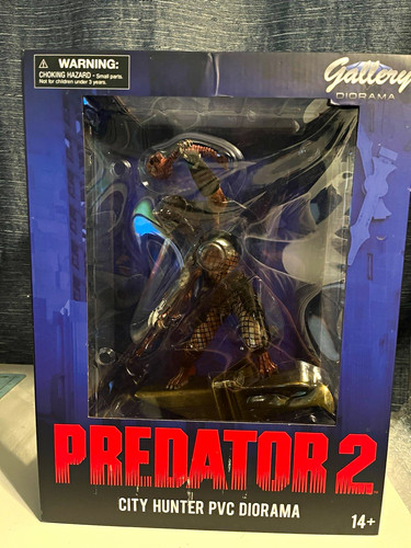 Diamond select toys - diamond,