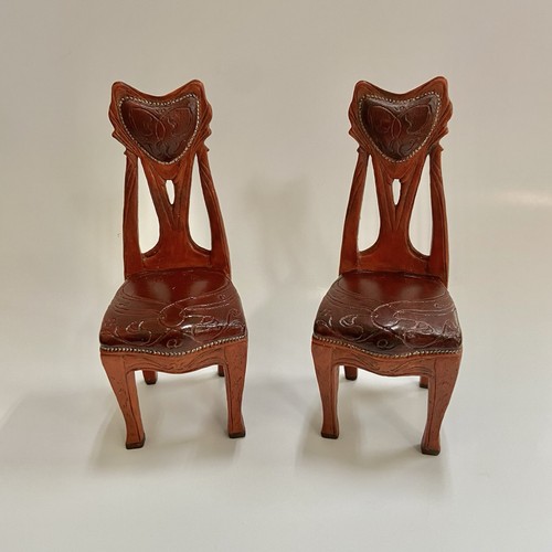 Two miniature dollhouse raine - miniature,