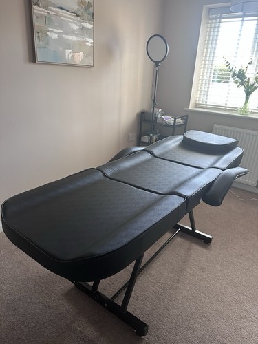 New black beauty bed - new, stool