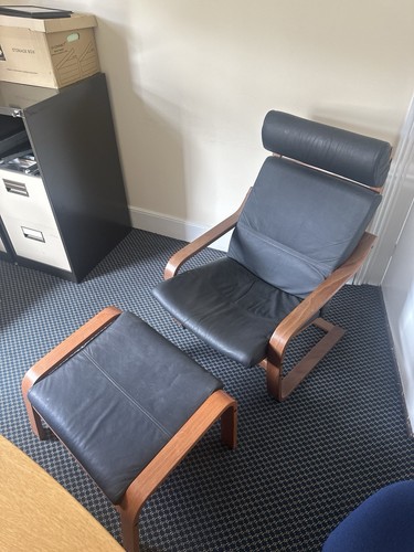 Black leather lounge chair - black,