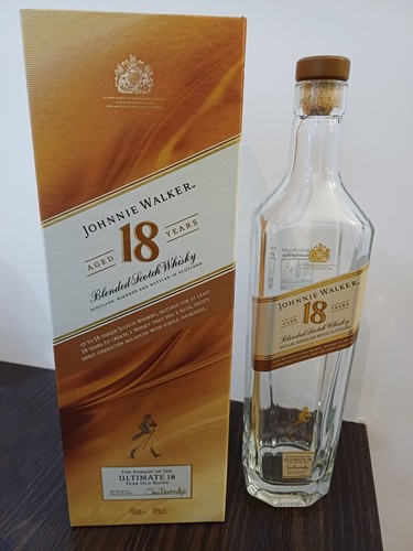 Johnnie walker year old - johnnie,