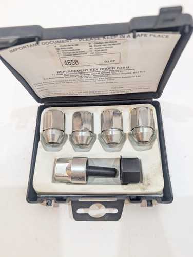Kro71 locking wheel nut set - locking,