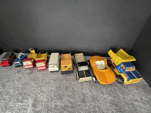 Vintage lot 9 - , of