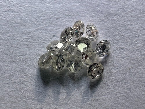 Loose natural diamond round - loose,