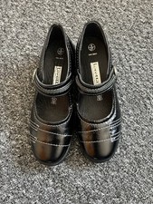 Women’s Loretta Orthopedic Comfort black leather shoes. Size UK 4.