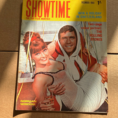 Showtime monthly film magazine - monthly,