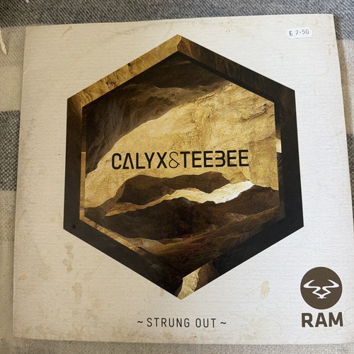 Calyx teebee strung - &, out