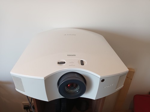 Sony vpl hw45es projector - projector, full