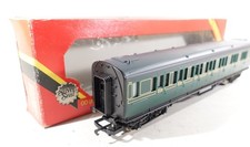 HORNBY R431 SR MAUNSELL COMPOSITE COACH