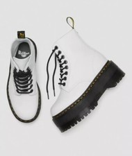 NEW IN BOX!! Dr Martens 1460
