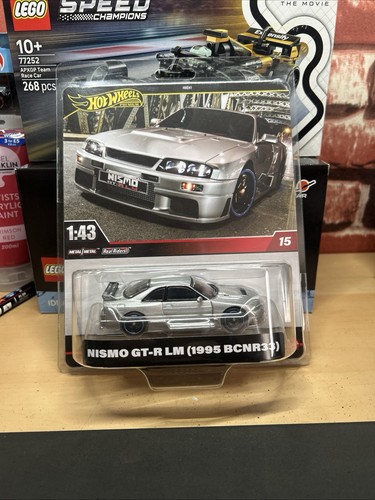 Hot wheels premium nismo - 1:43,