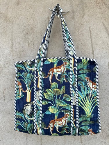 Blue forest quilted tote bag - blue,
