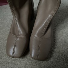 Ladies Size 3 Taupe back zip