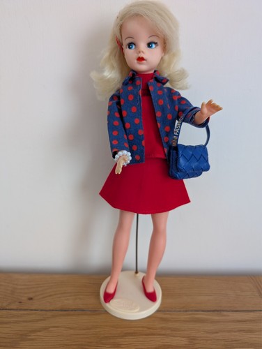 Sindy 1969 blonde - , walking