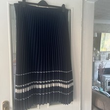 Ladies Size 18 M And S  Skirt