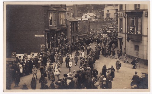 Llangollen pageant procession - llangollen,