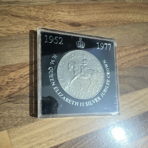 1977 queen elizabeth - hm,