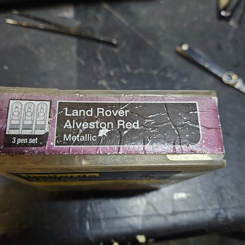 Halfords land rover alverton - halfords,