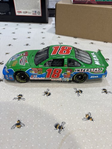 Bobby labonte winners circle - labonte,