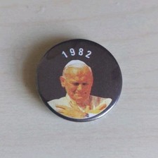 1982 POPE JOHN PAUL BRITISH VISIT - CATHOLIC CHURCH SOUVENIR PIN BADGE PINBACK